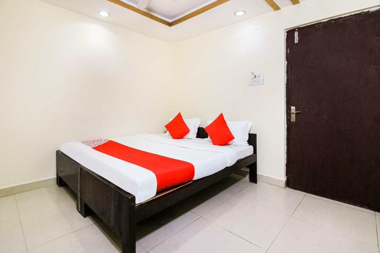 Oyo 45320 Hotel Mars Агартала Екстериор снимка