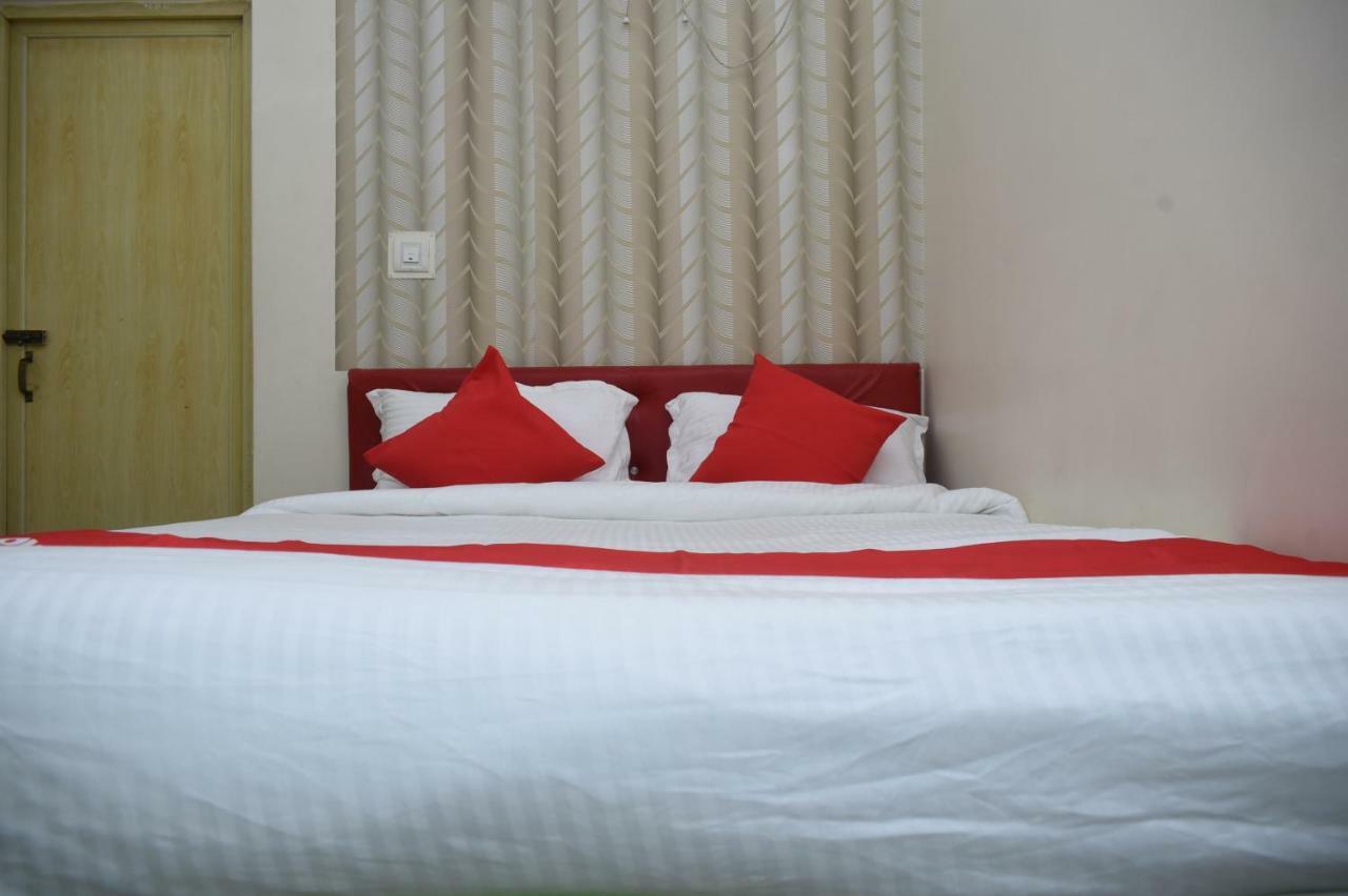 Oyo 45320 Hotel Mars Агартала Екстериор снимка