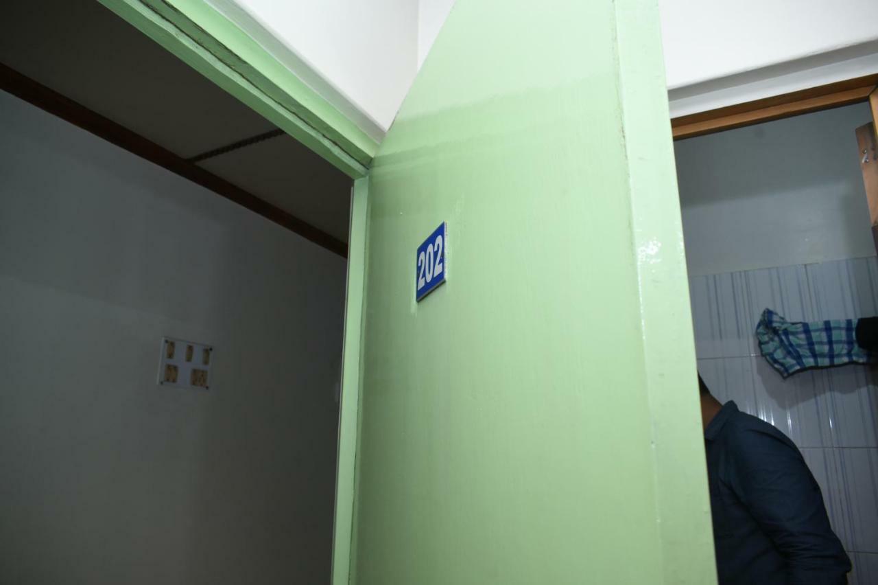 Oyo 45320 Hotel Mars Агартала Екстериор снимка