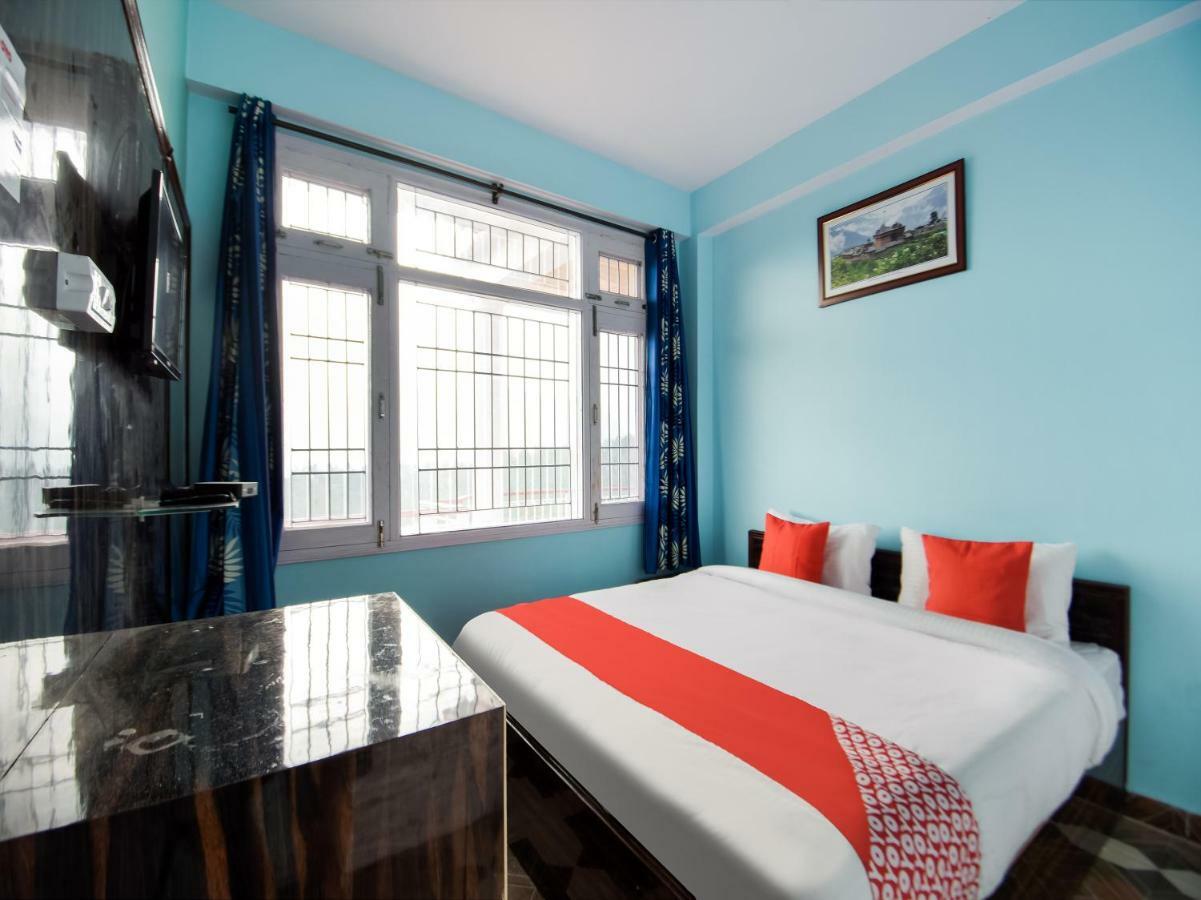 Oyo 45320 Hotel Mars Агартала Екстериор снимка
